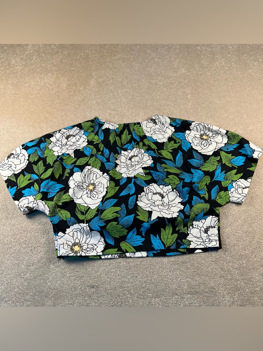 Diane Von Furstenberg SS Pin Tuck Crop Top Floral Shirt NWT Boswell Ivory Medium - Picture 2 of 8